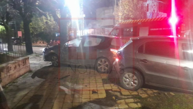 Choque en pleno centro de General Rodr&iacute;guez: dos conductores fueron hospitalizados