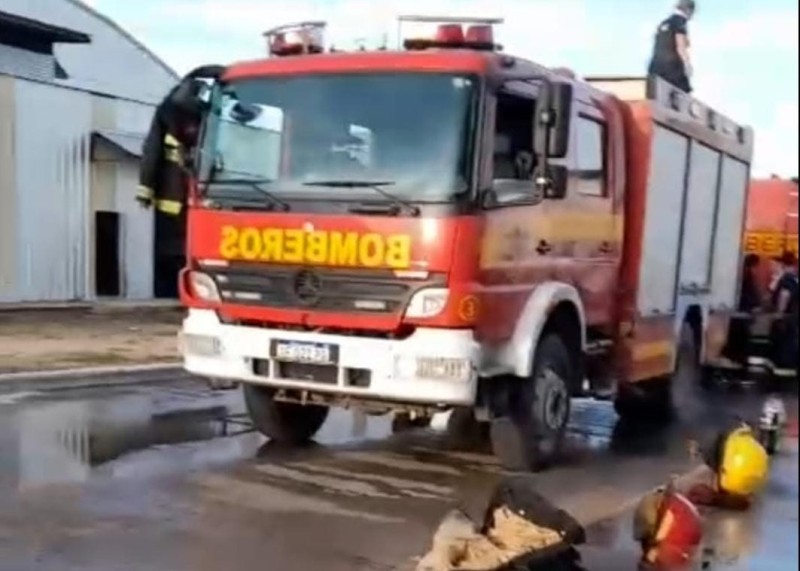 Incendio en una empresa química en zona industrial de Cina Cina