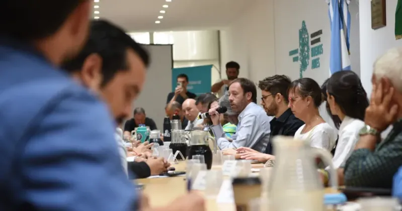 Estatales bonaerenses aceptaron la oferta salarial de Kicillof: de cu&aacute;nto es y bajo qu&eacute; condiciones