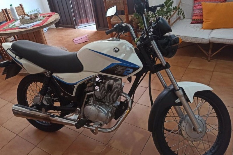 Se llevaron una moto tras violentar el acceso a una vivienda: las sospechas sobre los autores