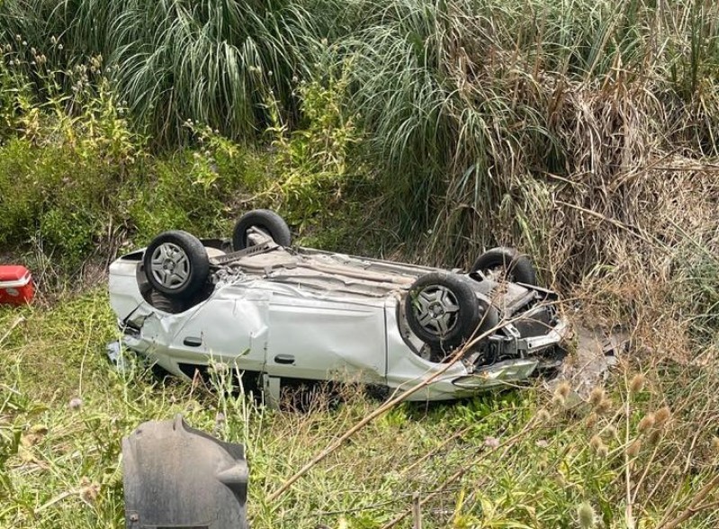 "Tuvimos un Dios aparte": viajaban en la Ruta 6 y volcaron cuando buscaban esquivar un pozo