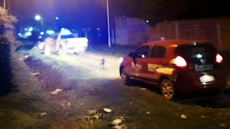 Robaron un auto y bienes del chofer de una empresa de Seguridad y lo terminaron abandonando en otro barrio