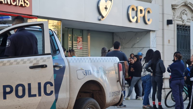 Marcha contra la Clínica Centro: seguí la cobertura en vivo