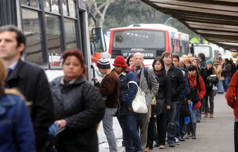 Colectivos: qué se decidió en la reunión clave entre la UTA, empresas y el Gobierno