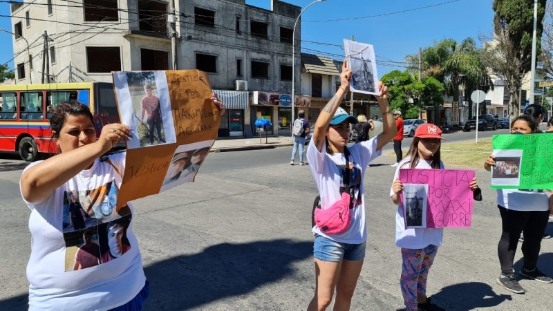 Familiares de un joven muerto en un choque cortaron la Ruta 7 y pidieron justicia