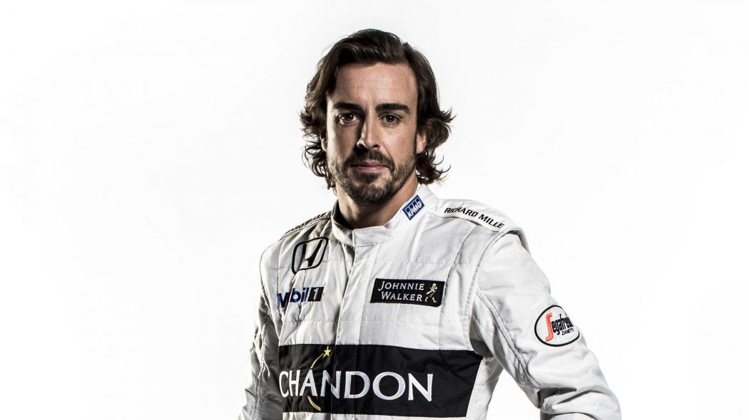 fernando-alonso-posando