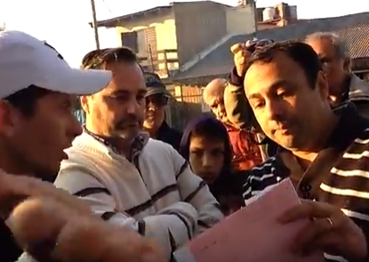 Javier Franze, durante una protesta por la habilitación de un supermercado chino en mayo de este año.