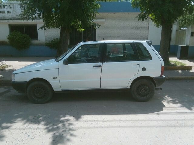 robo-fiat-uno-blanco-1