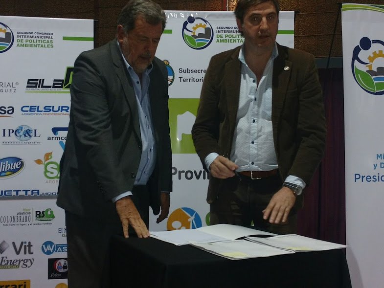 firma-convenio-elustondo-congreso-ambiental-2