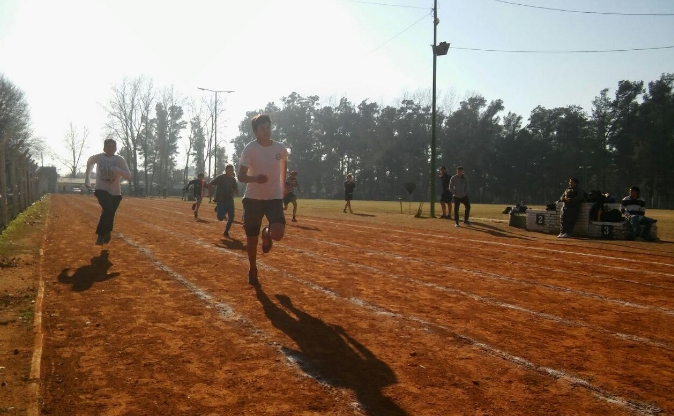 atletismo-en-el-polideportivo