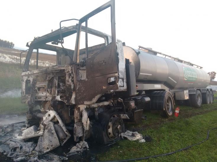 camion-incendiado-bragado