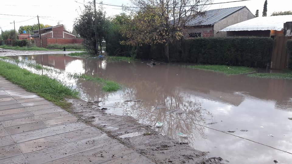 inundaciones-mayo-2018-acceso-a-escuela-secundaria-4-agua-de-oro