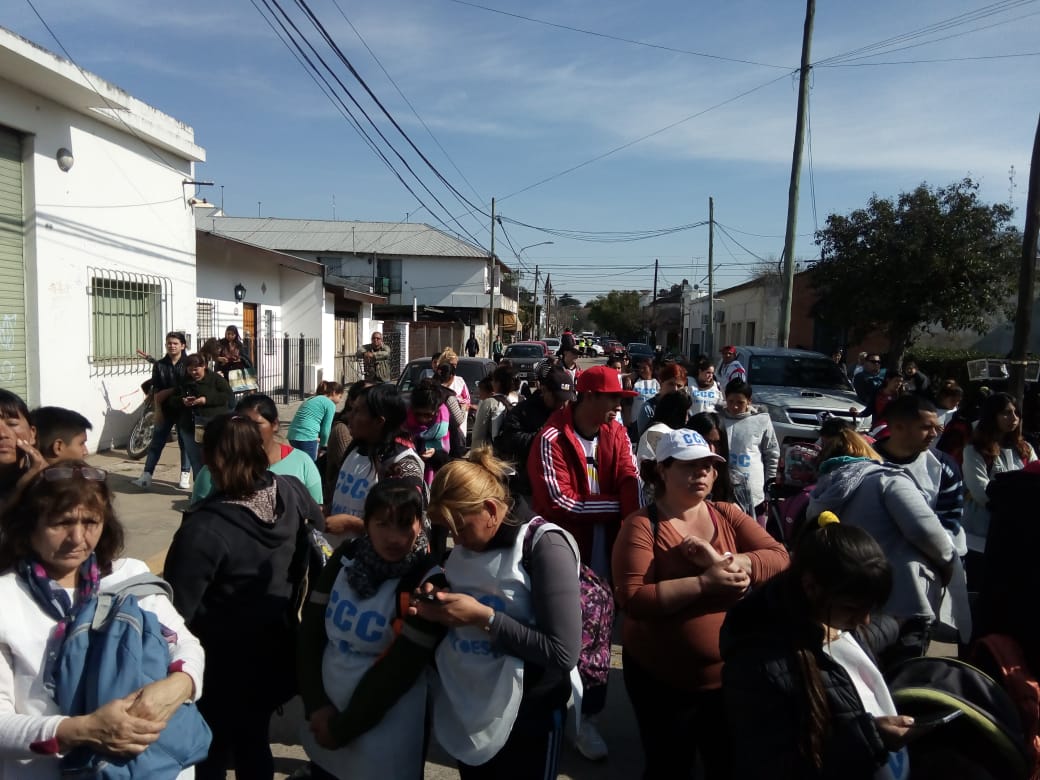 marcha-y-reclamos-al-consejo-escolar-3