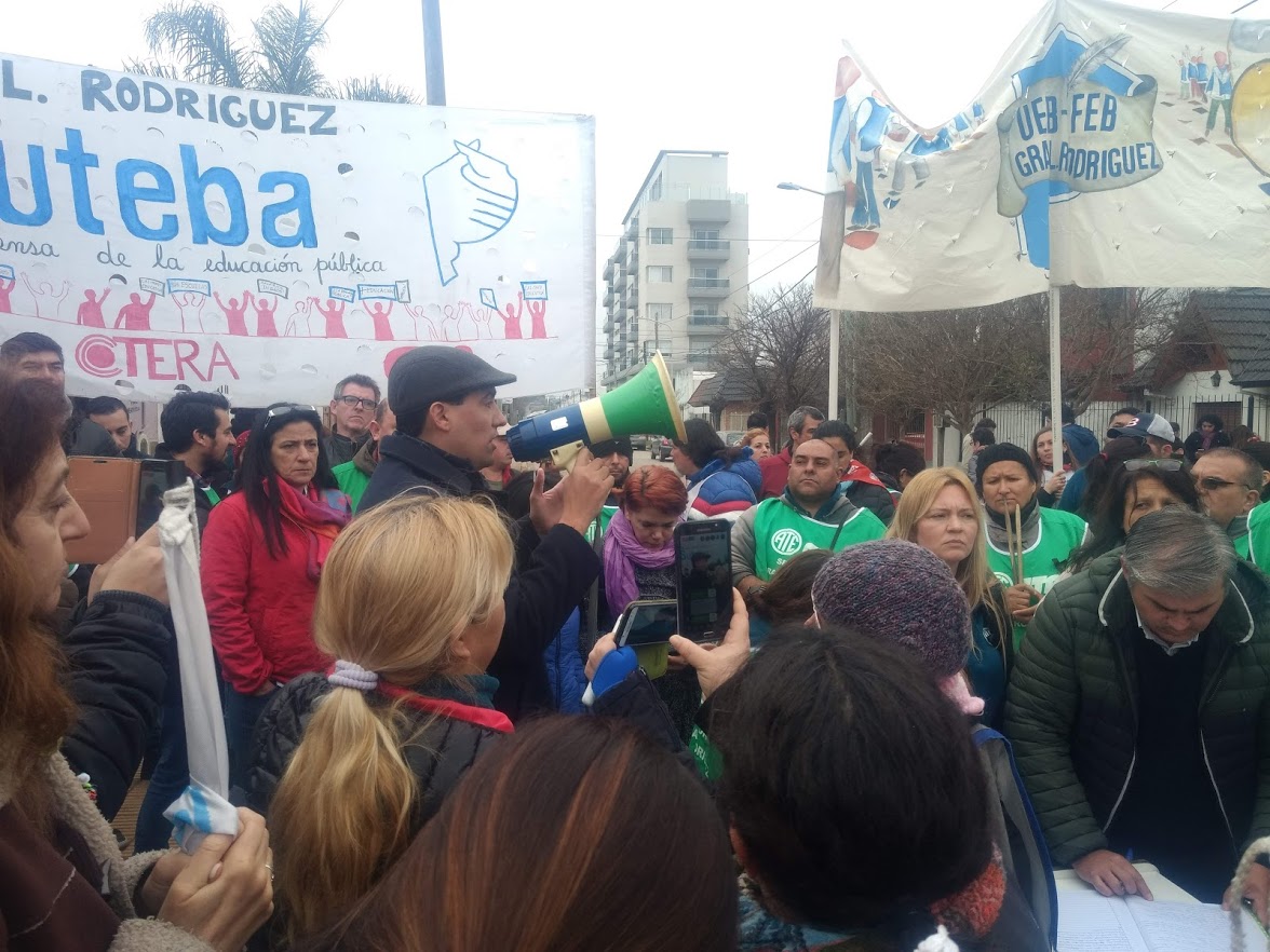 marcha-del-frente-de-unidd-docente