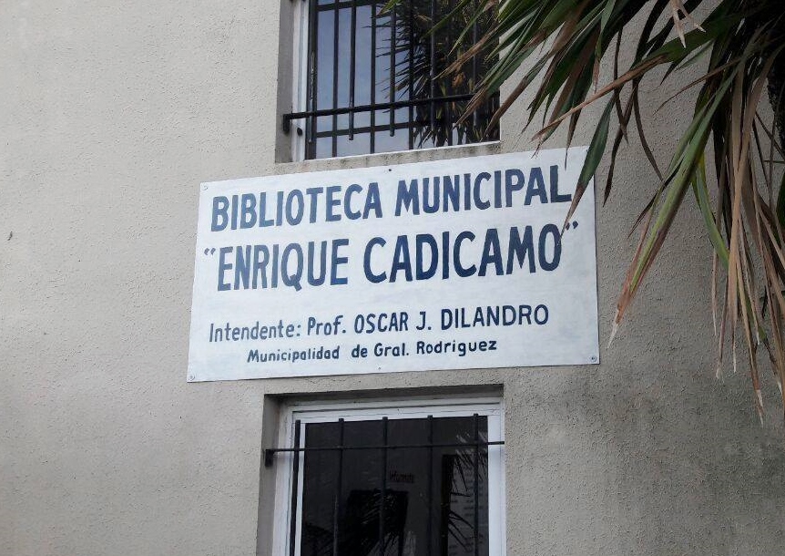 biblioteca-enrique-cadicamo