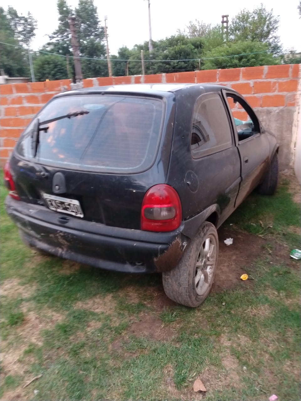 auto-corsa-que-huyo