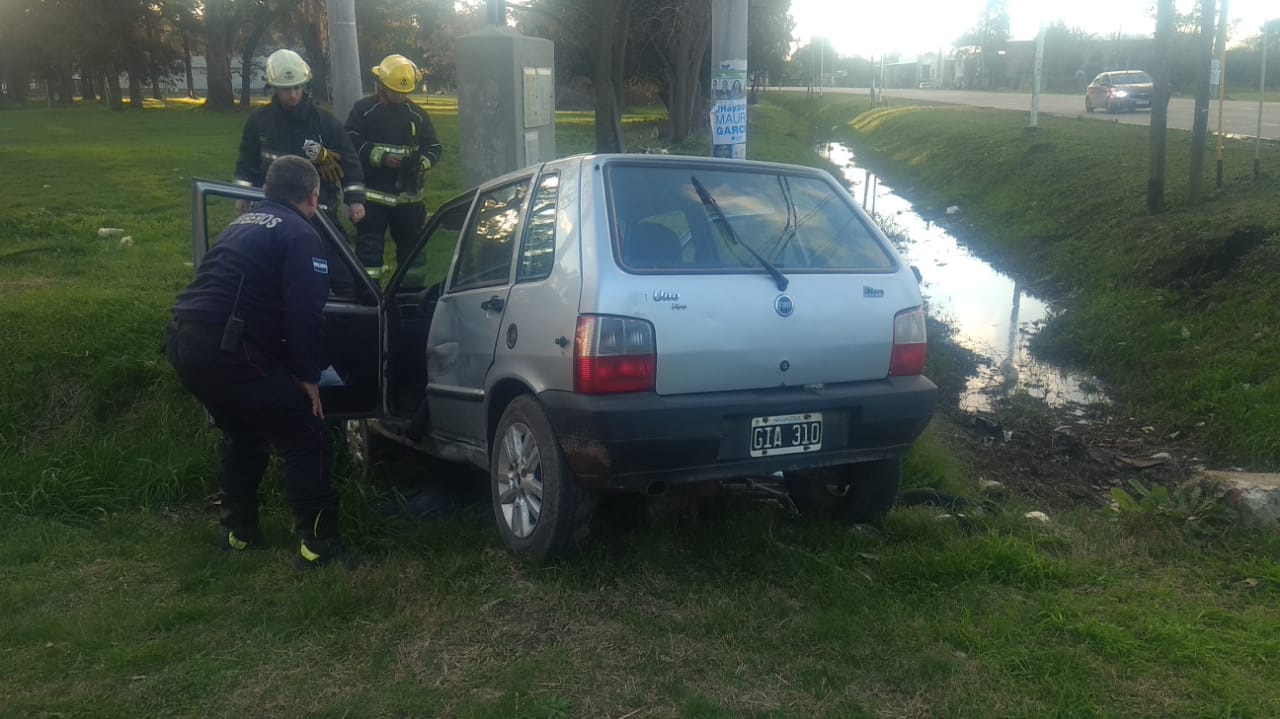 choque-fiat-uno-moto-hospital-4