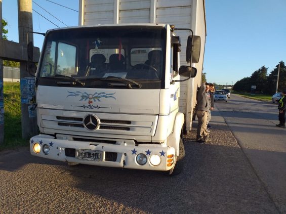 choque-auto-camion-ruta-24-y-corrientes-2