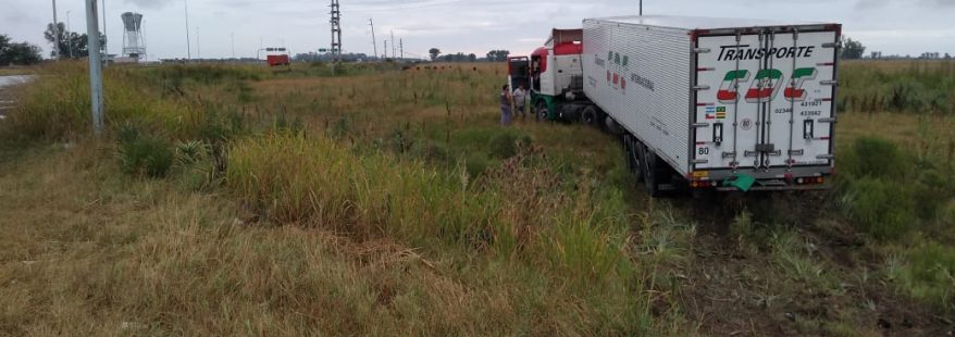 camion-despisto-ruta-6-y-ruta-24-2