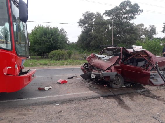 choque-auto-colectivo-57-ruta-7-1