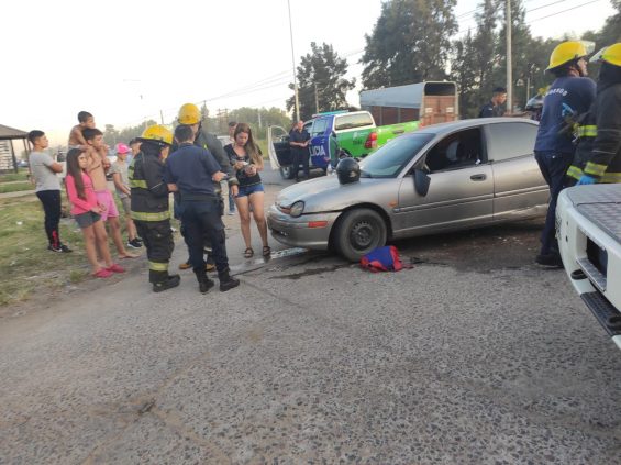 accidente-auto-moto-parque-rivadavia-ruta-7-1