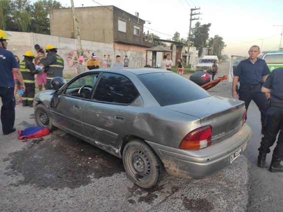 accidente-auto-moto-parque-rivadavia-ruta-7-3