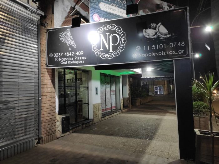 Esta imagen tiene un atributo alt vacío; el nombre del archivo es ROBO-PIZZERIA-NAPOLES-2-700x525.jpg